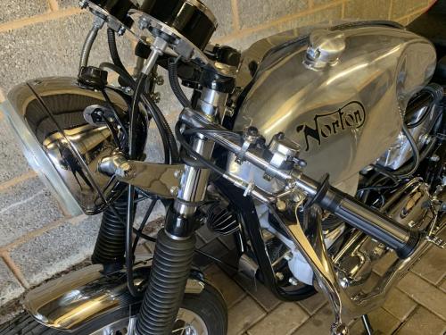 Armadillo_Customs_Norton_Dominator_18